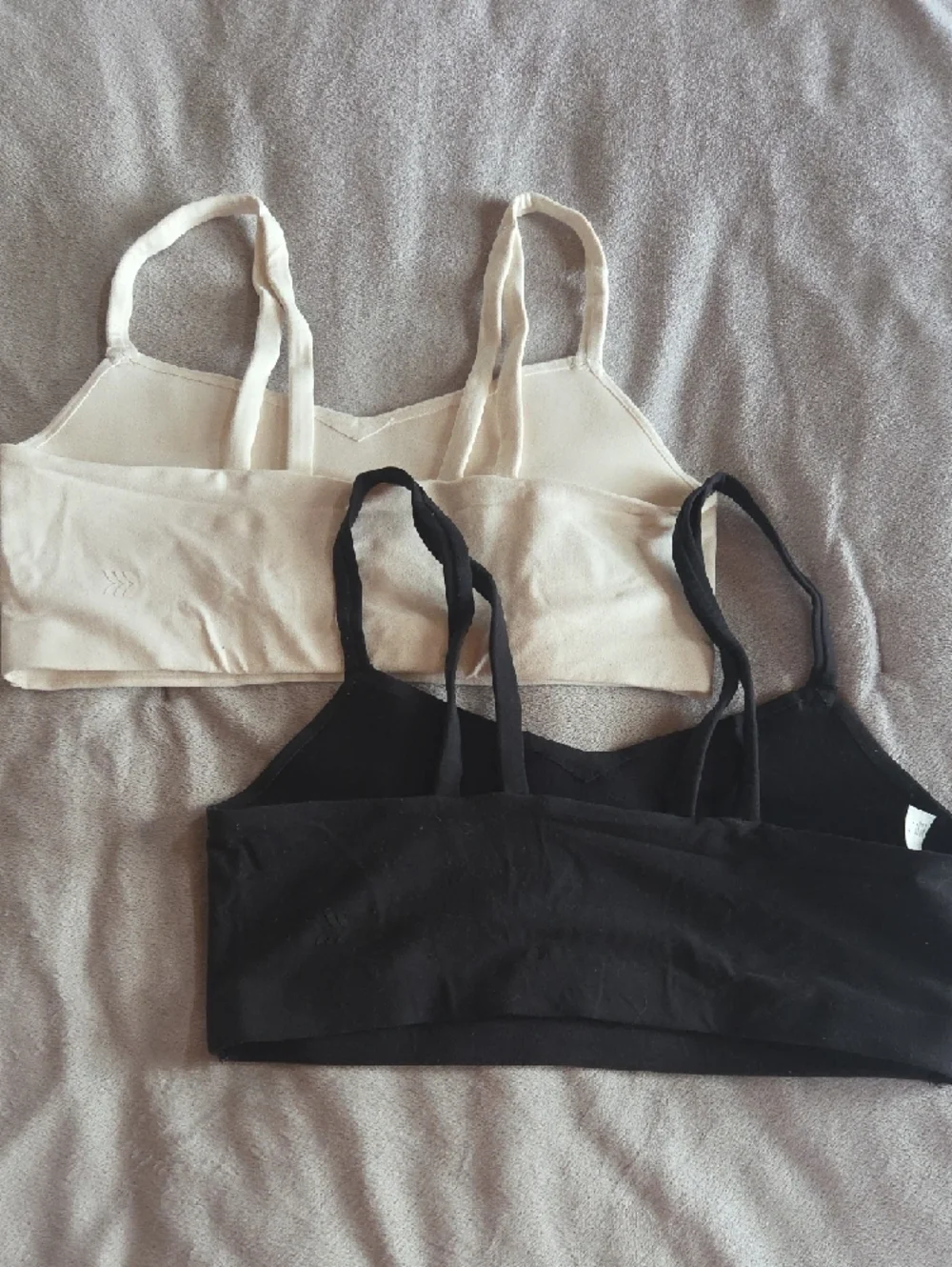2 Target All In Motion Everyday Soft Light Support Strappy Sports Bras LARGE - Picture 3 of 9